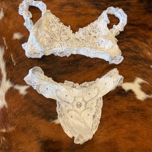 Vintage Floral Lace Rhinestones Bra & Panty 2 Piece Set Size XS/S - Picture 6 of 9